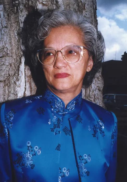 Helen Lee