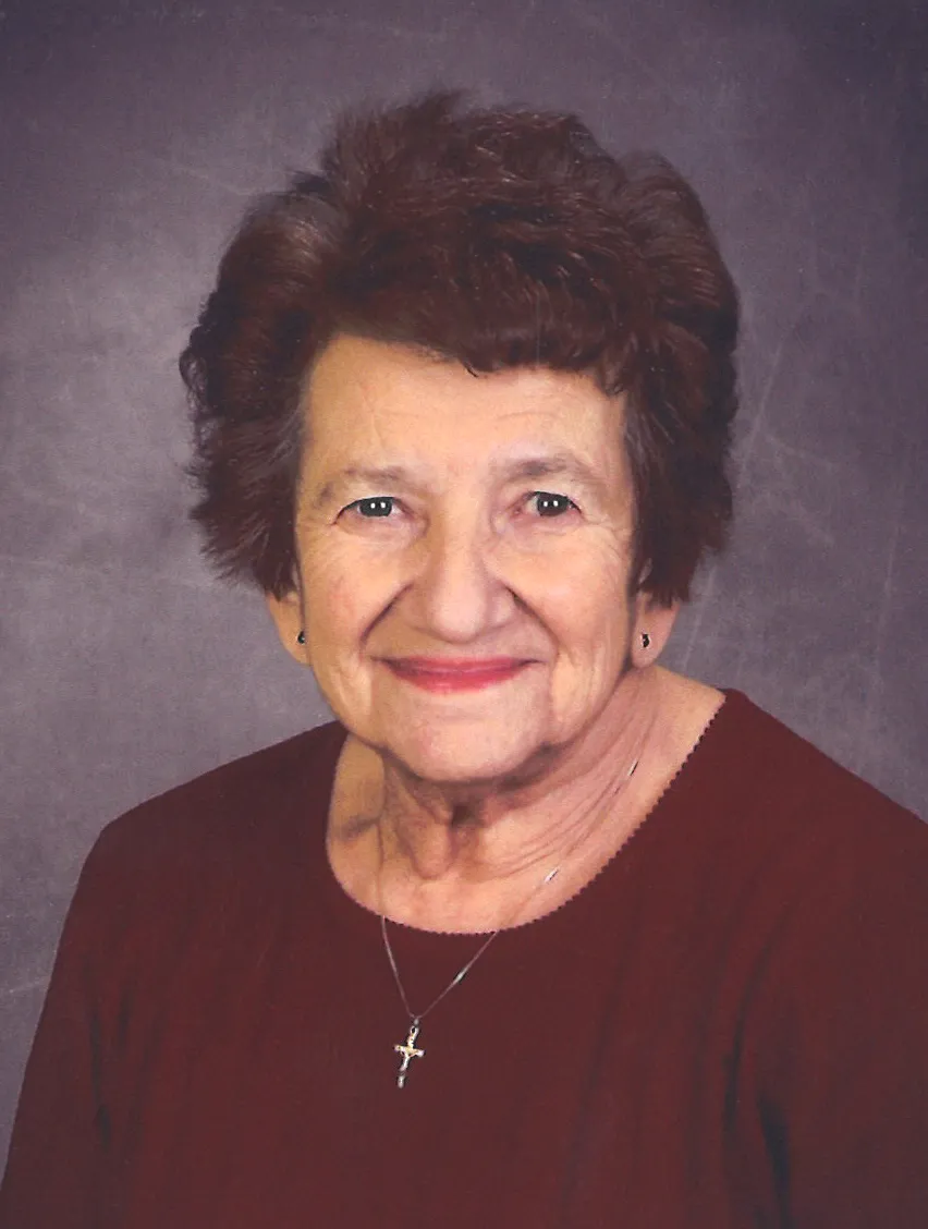 Victoria "Vicky" Linn