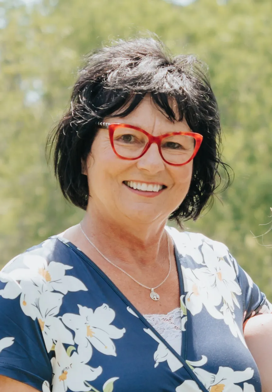 Beverly Barnes (Nee Forth)