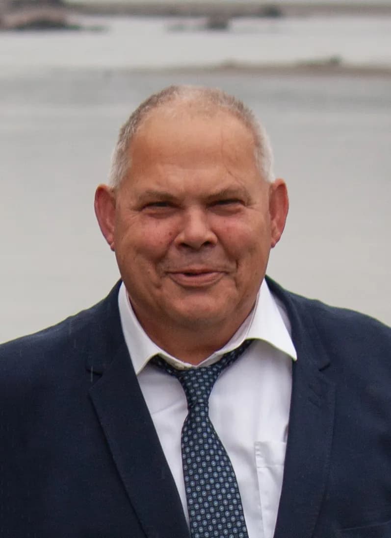 Edward "Ed" Van Oort